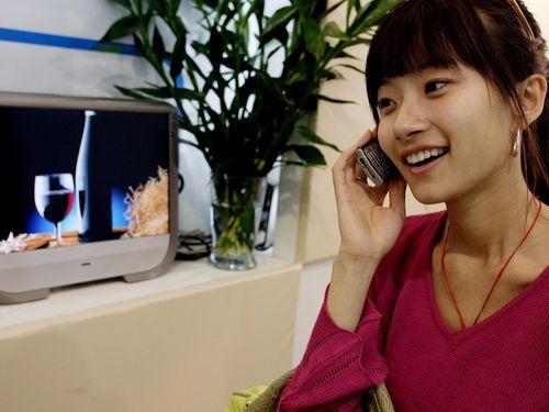 老婆爱让老公吃奶视频